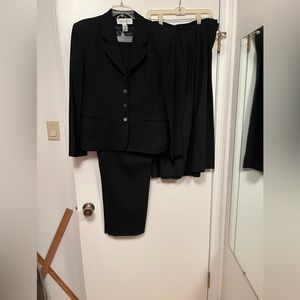 JONES of NY 3-piece 3-season suit